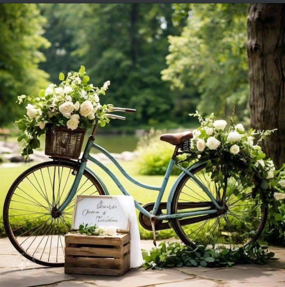 Bicicleta decorada con flores para boda